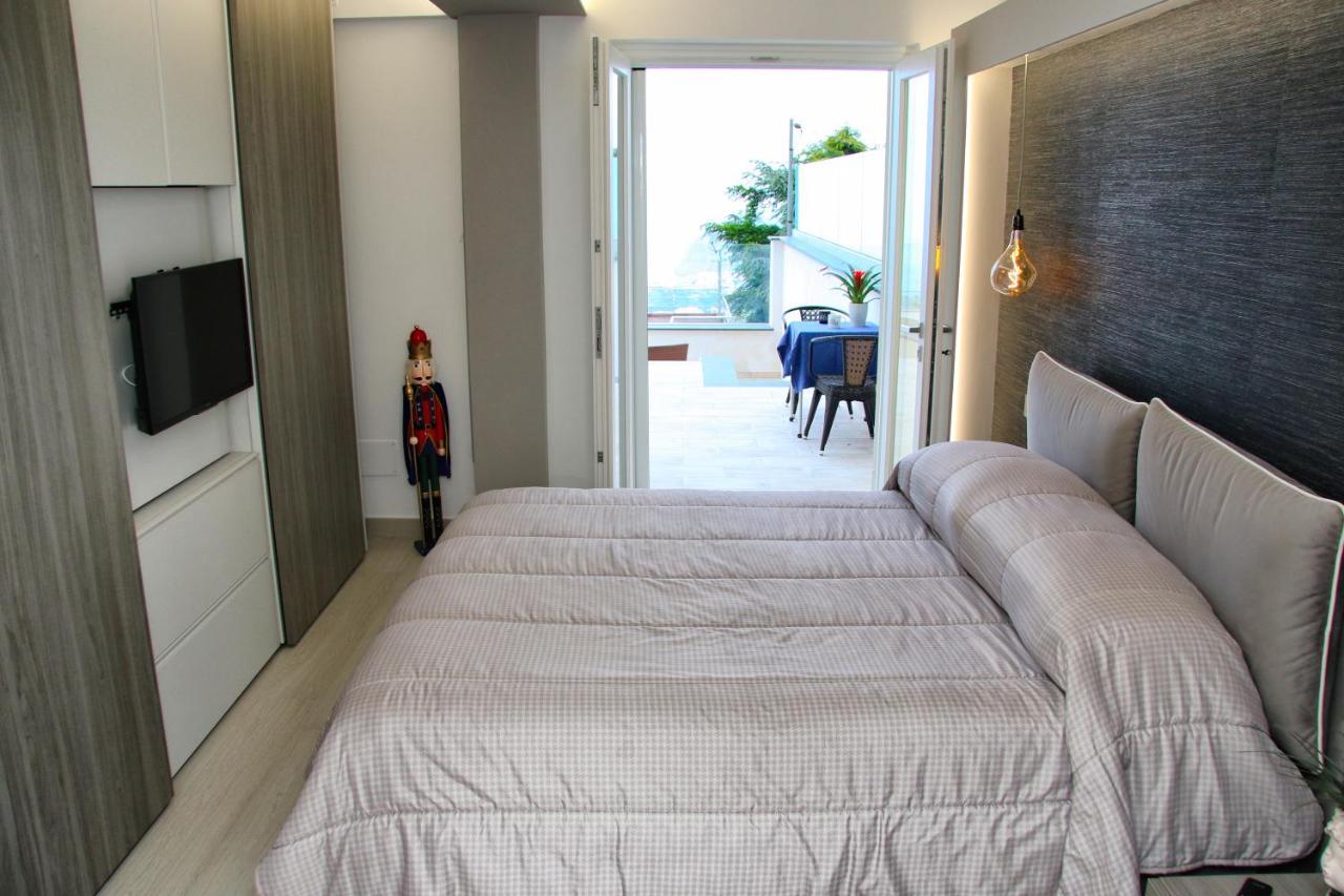 En Suite Bedroom Blue Moon Piano di Sorrento Exteriör bild