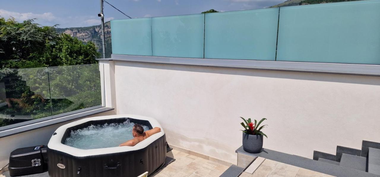 En Suite Bedroom Blue Moon Piano di Sorrento Exteriör bild