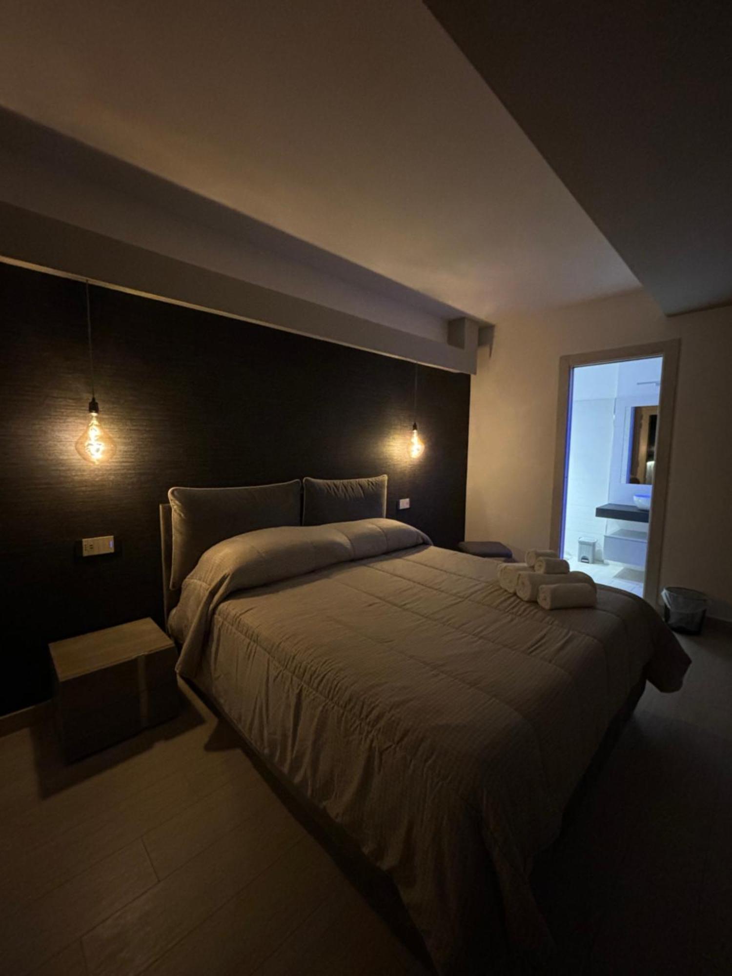 En Suite Bedroom Blue Moon Piano di Sorrento Exteriör bild