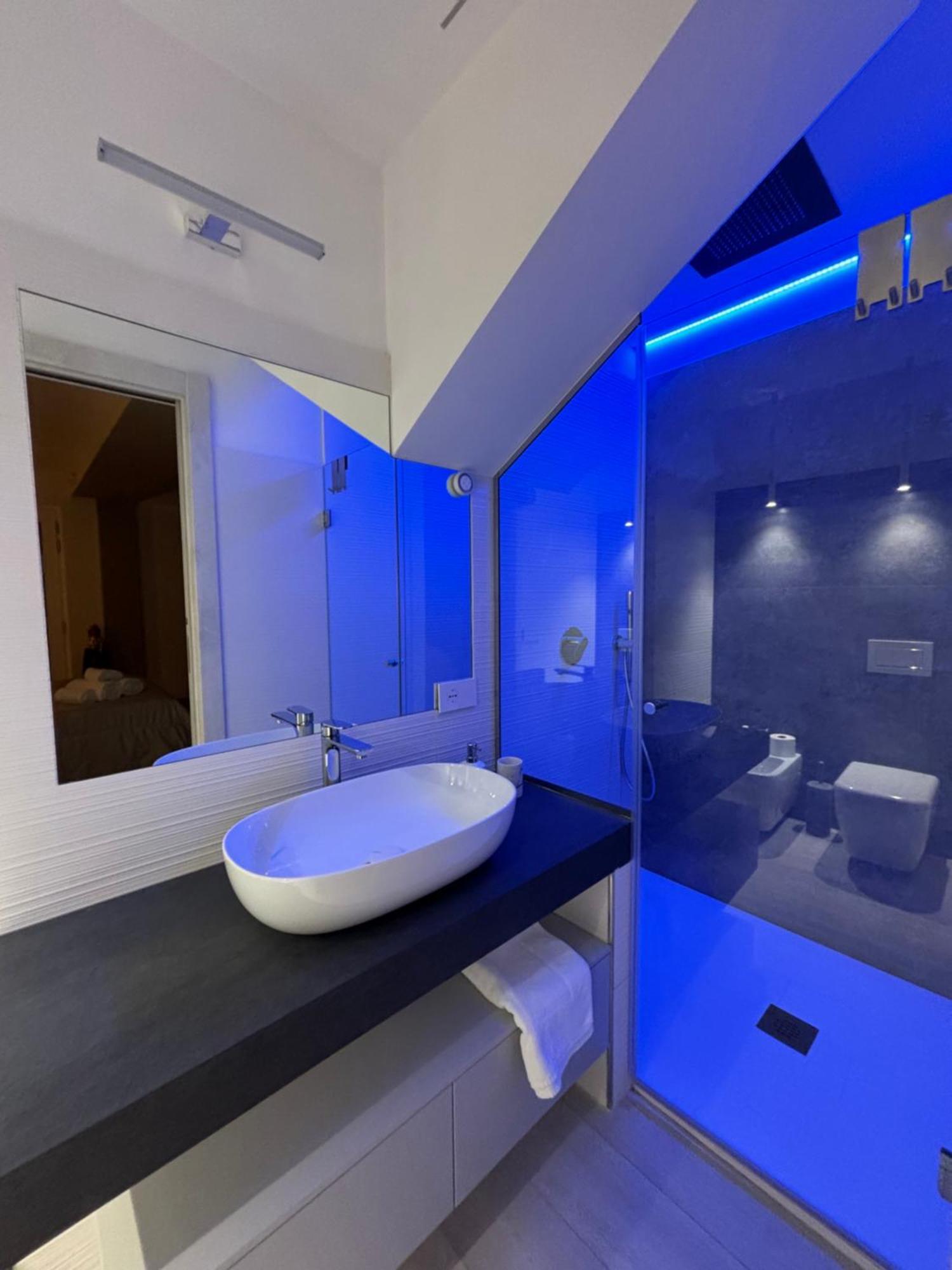 En Suite Bedroom Blue Moon Piano di Sorrento Exteriör bild